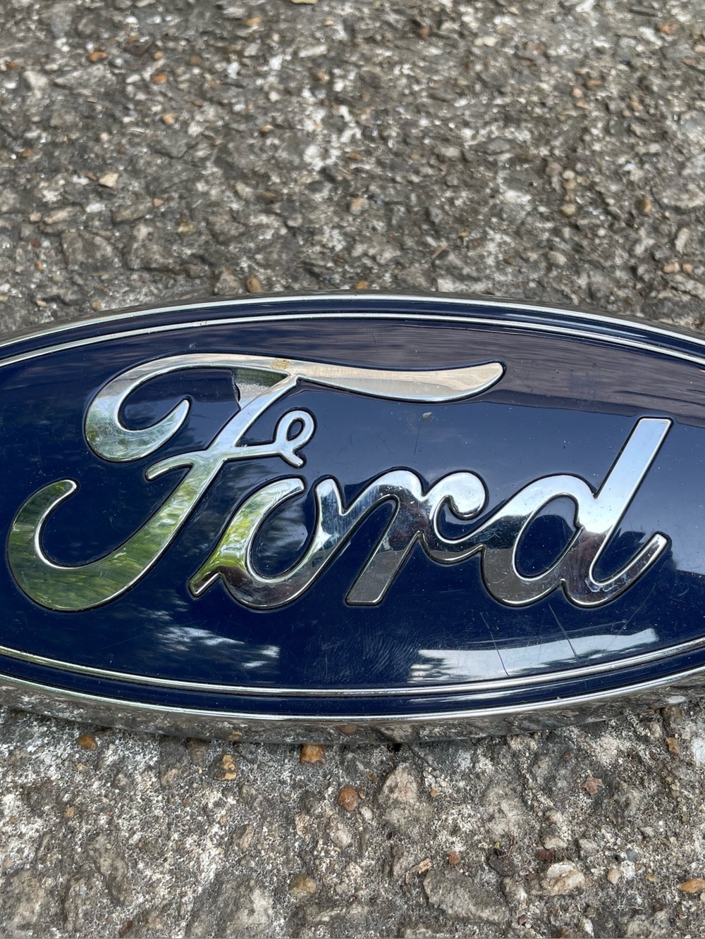 Ford Oval Emblem in Dark Blue and Chrome